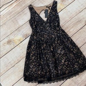 BNWT BCBG open back lace sequin dress w/ pockets